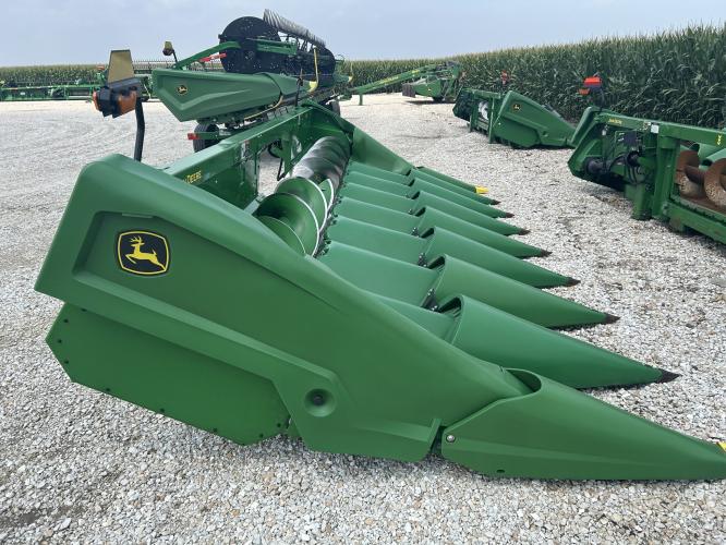 John Deere C8R