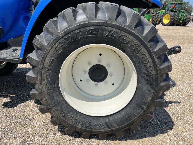 New Holland T2220