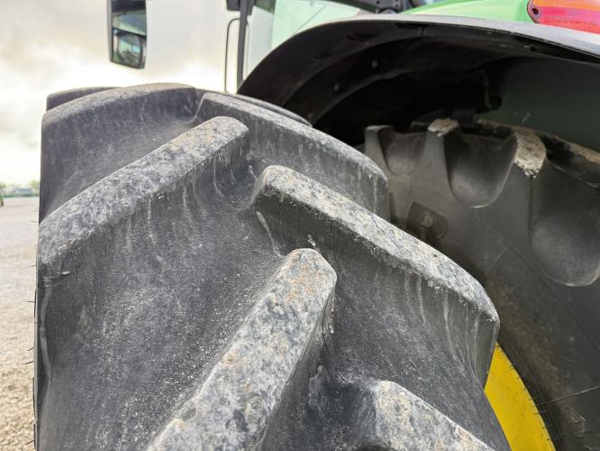 John Deere 8270R