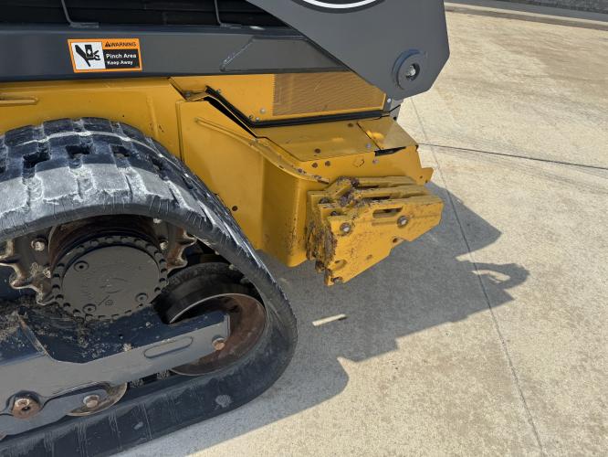 John Deere 333 P