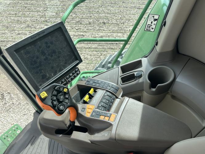 John Deere S770