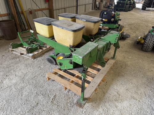  John Deere 7000