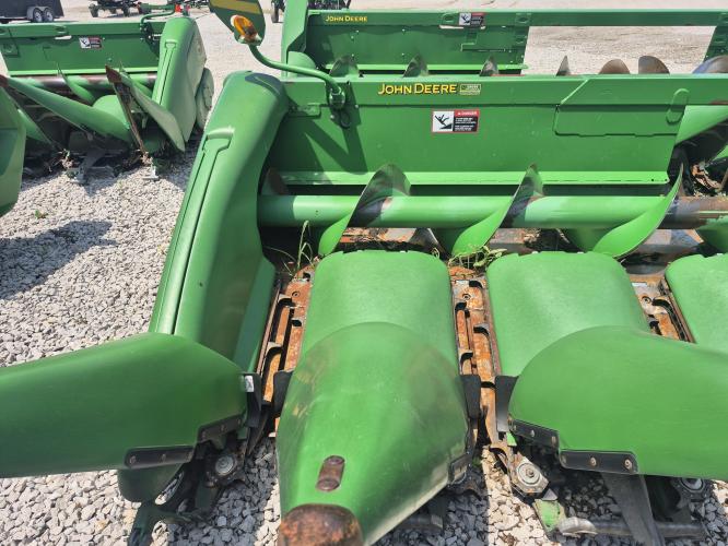 John Deere 608C