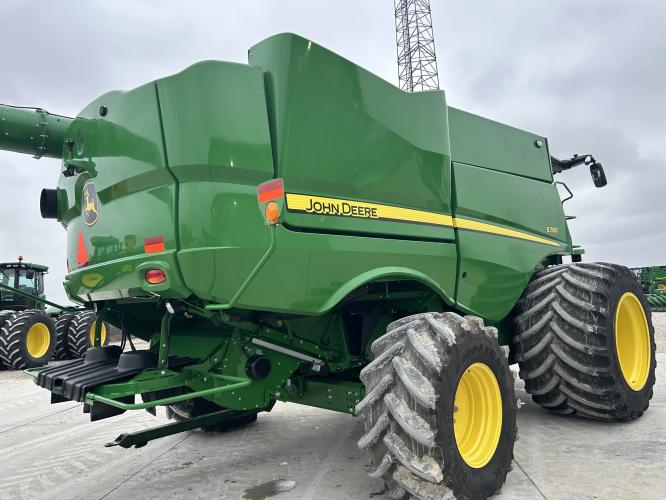 John Deere S790