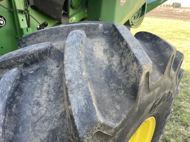 John Deere S680
