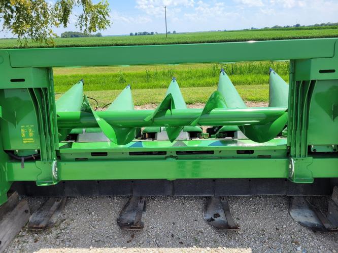 John Deere 608C
