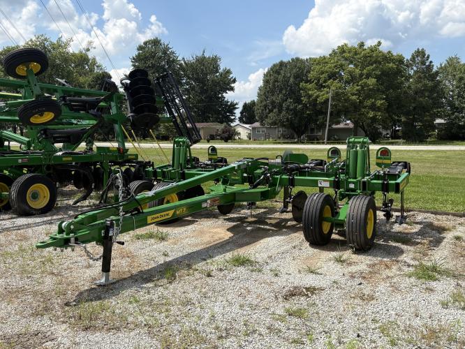John Deere MT7