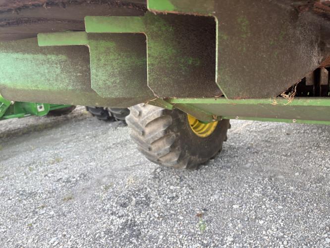 John Deere S670