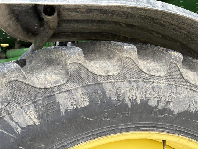 John Deere R4044