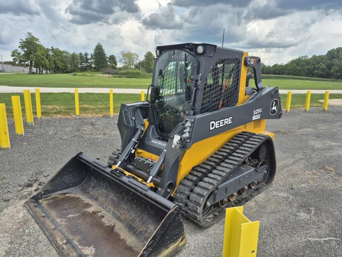 John Deere 325G