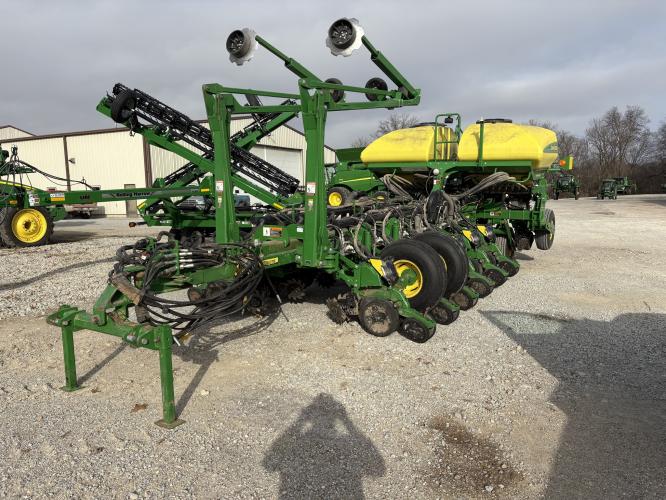 John Deere 1775NT