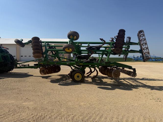 John Deere 2720