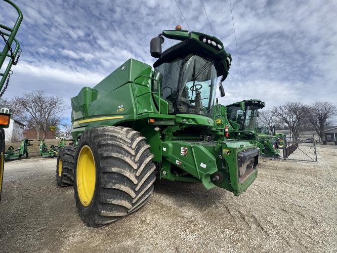 John Deere S780