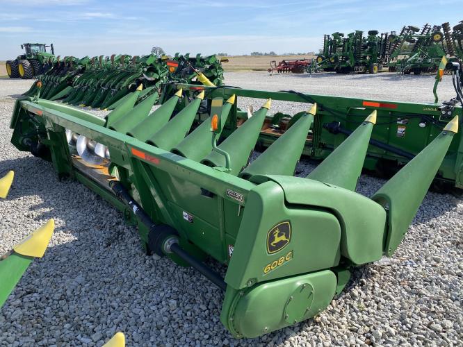 John Deere 608C
