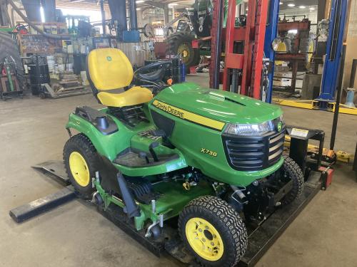2023 John Deere X738
