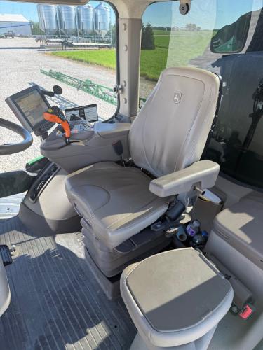 John Deere R4045