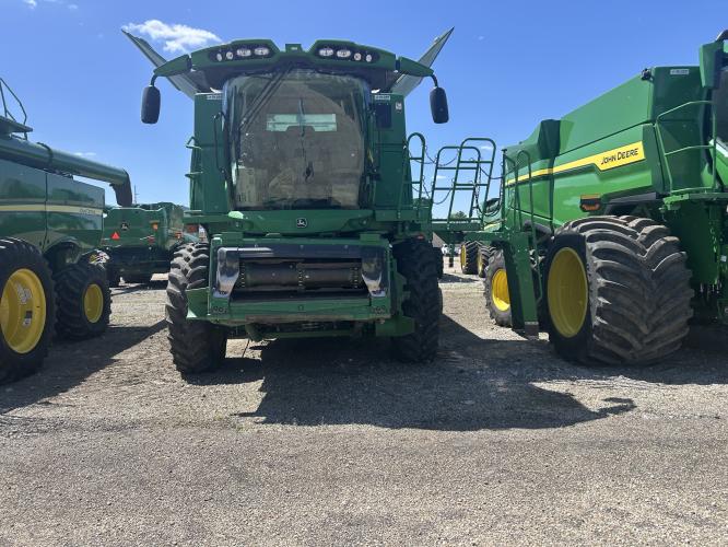 John Deere S670