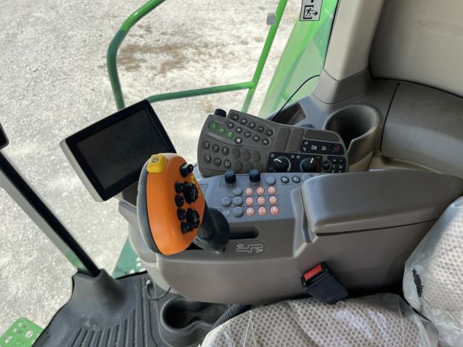 John Deere S680