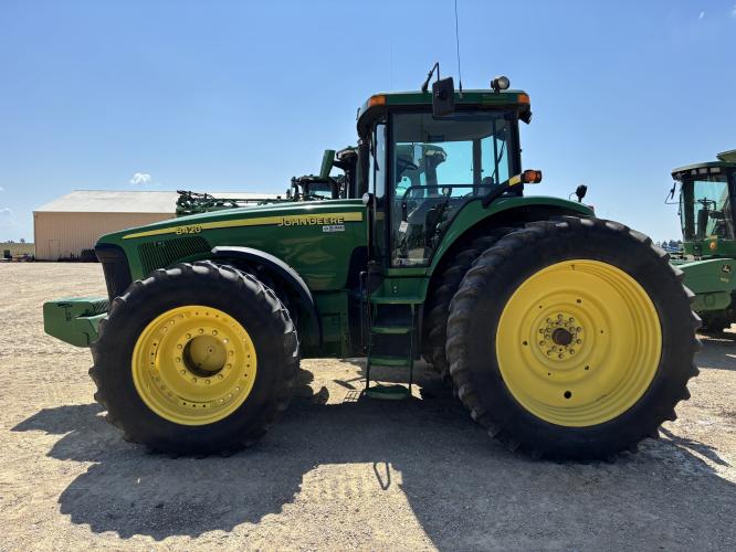 John Deere 8420