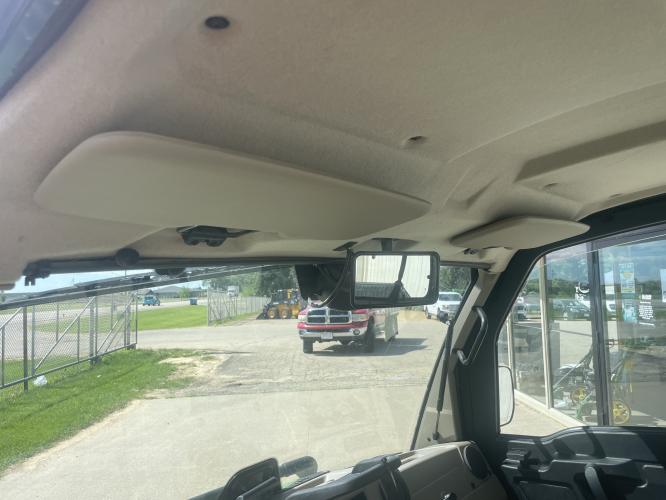 John Deere XUV835R Premium Cab
