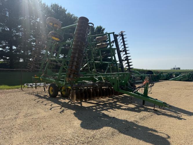 John Deere 726