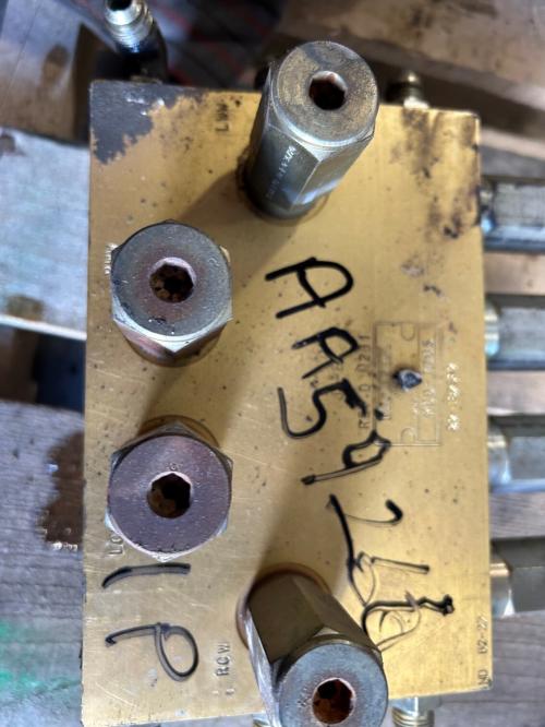  John Deere AA59266 RELIEF VALVE BLOCK ASSEMBLY