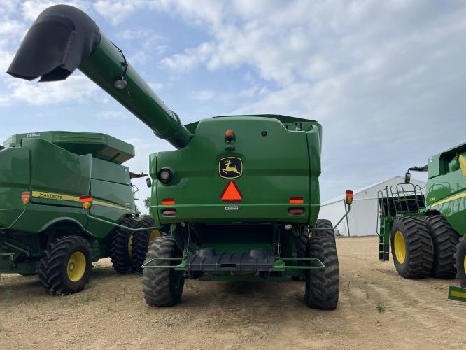 John Deere S680