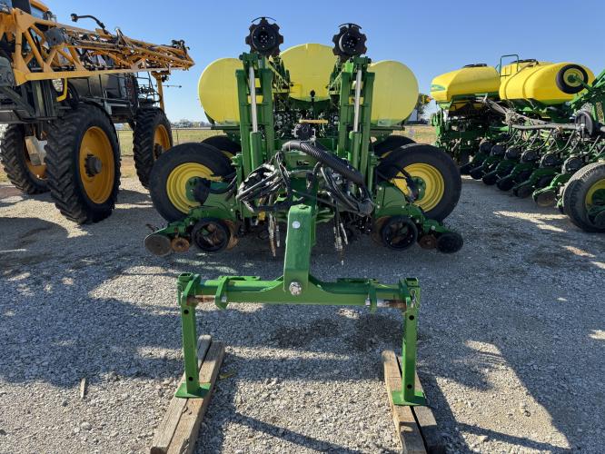 John Deere 1775NT