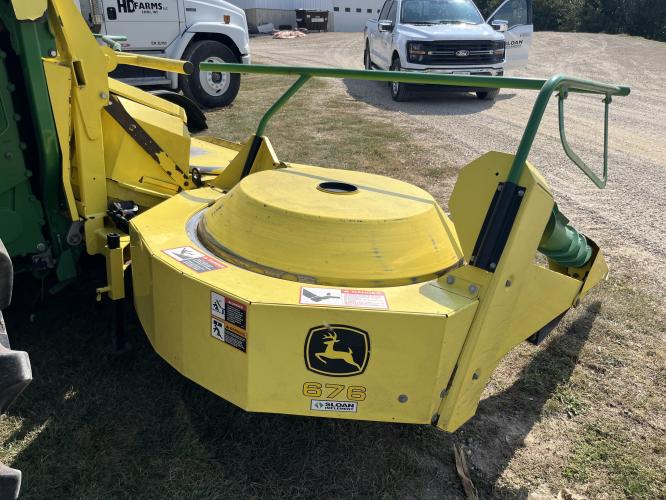 John Deere 676