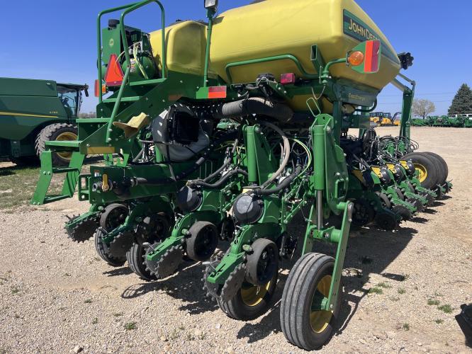 John Deere 1775NT