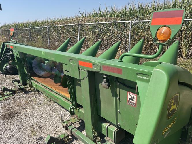 John Deere 606C