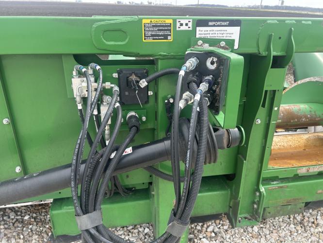 John Deere C8R