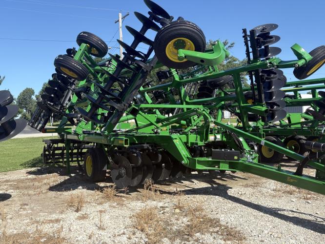 John Deere 2720