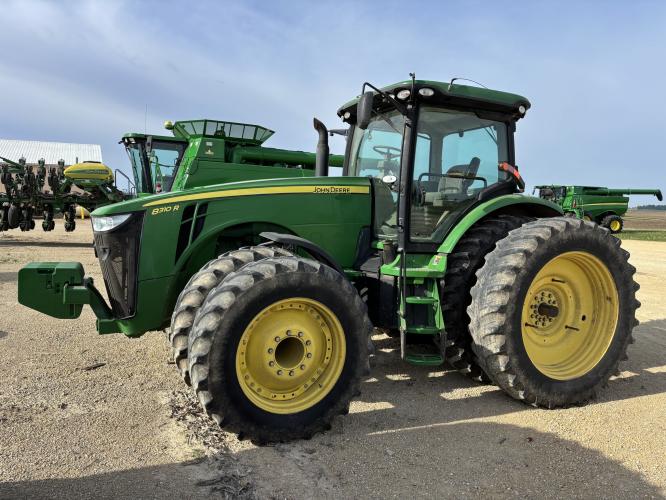 John Deere 8310R