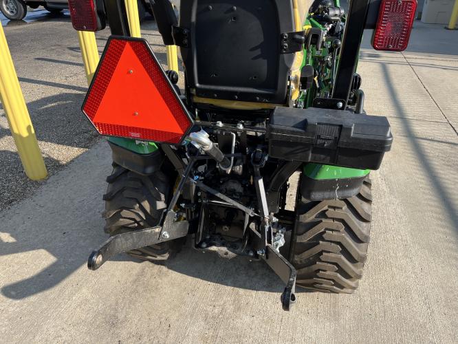 John Deere 1025R