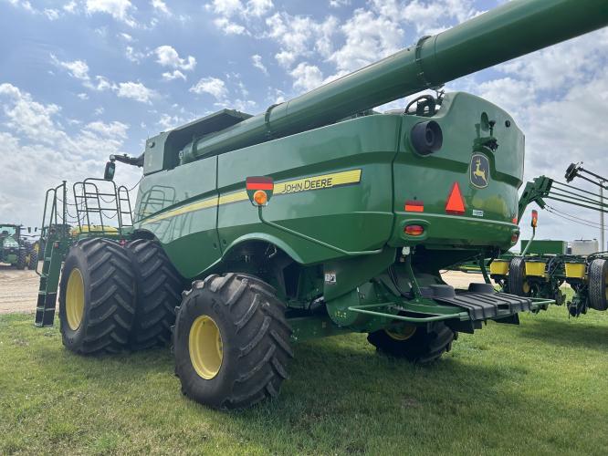 John Deere S780