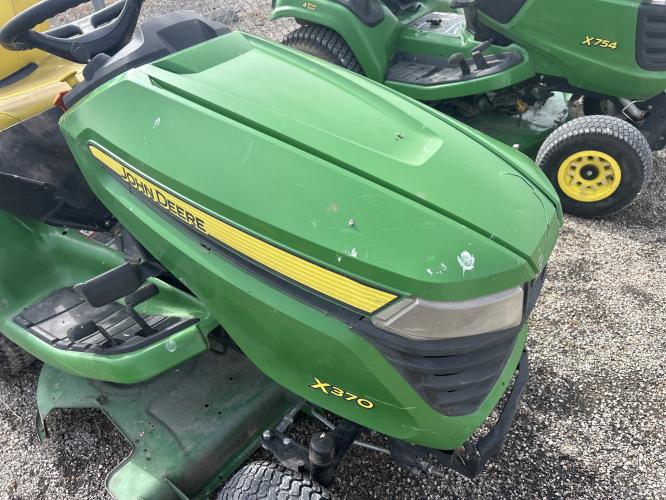 John Deere X370