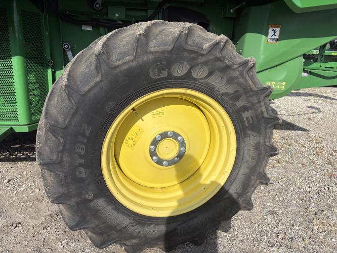 John Deere S660