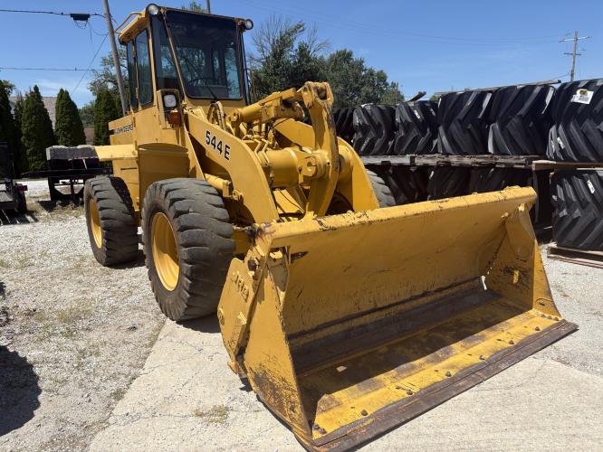 John Deere 544E