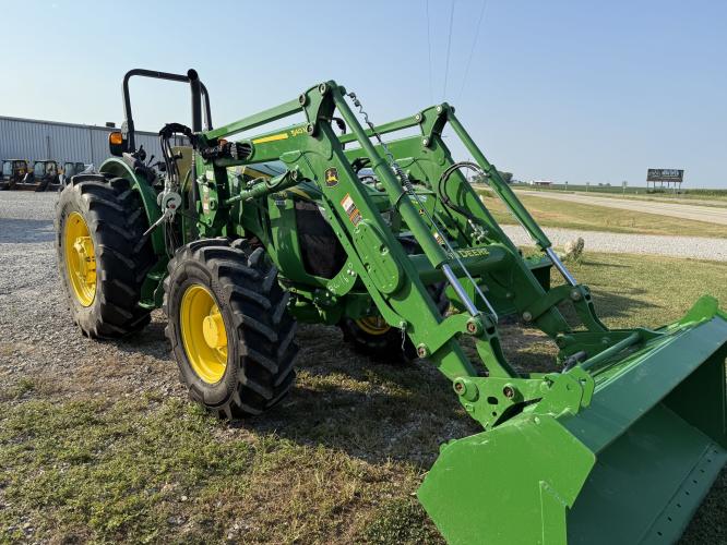 John Deere 5075M