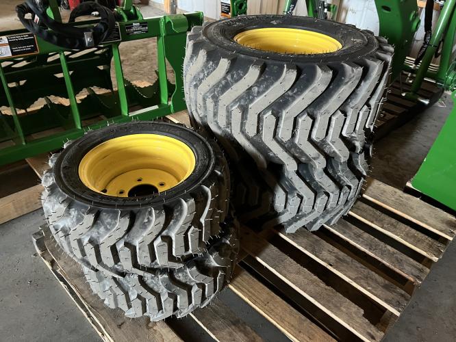 John Deere 26x12-12