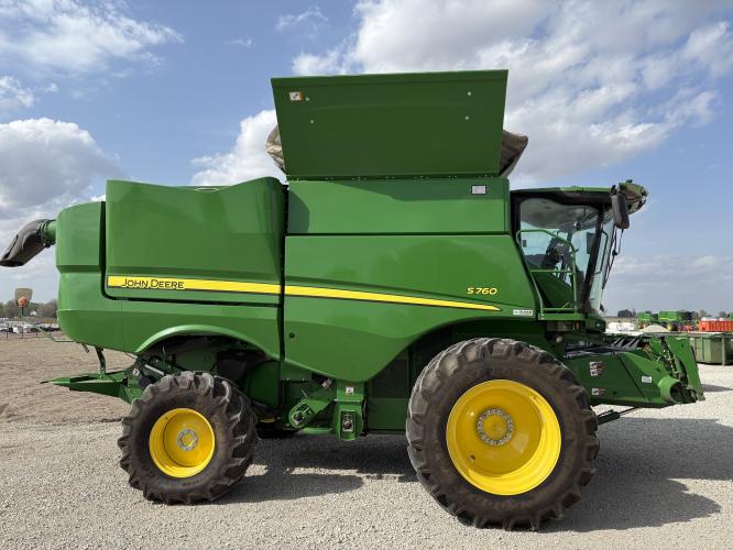 John Deere S760