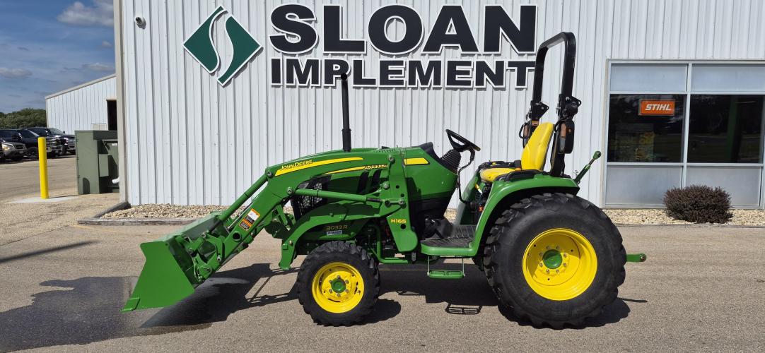 John Deere 3033R