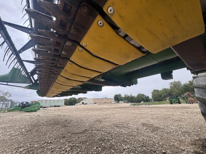 John Deere 635F