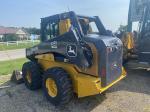John Deere 332G