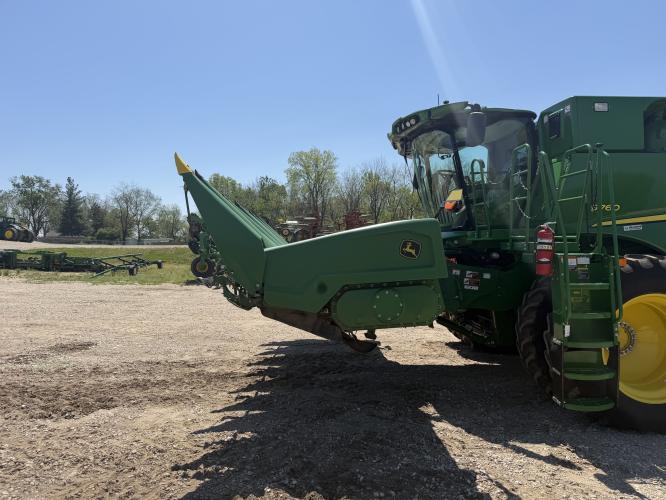 John Deere C8R