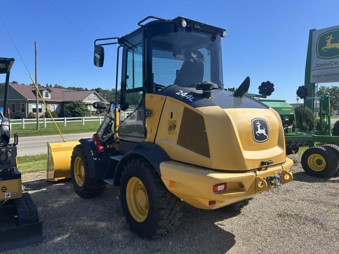 John Deere 244L