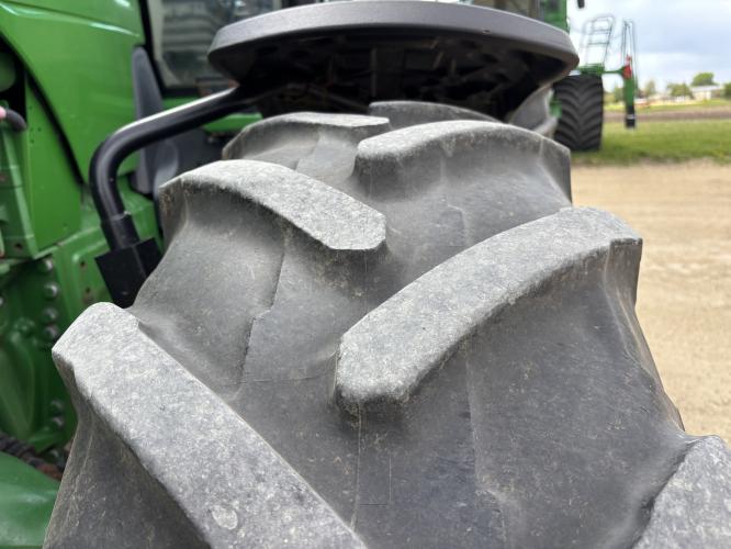 John Deere 8320R