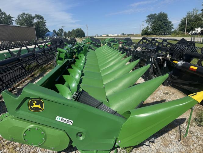 John Deere C16F