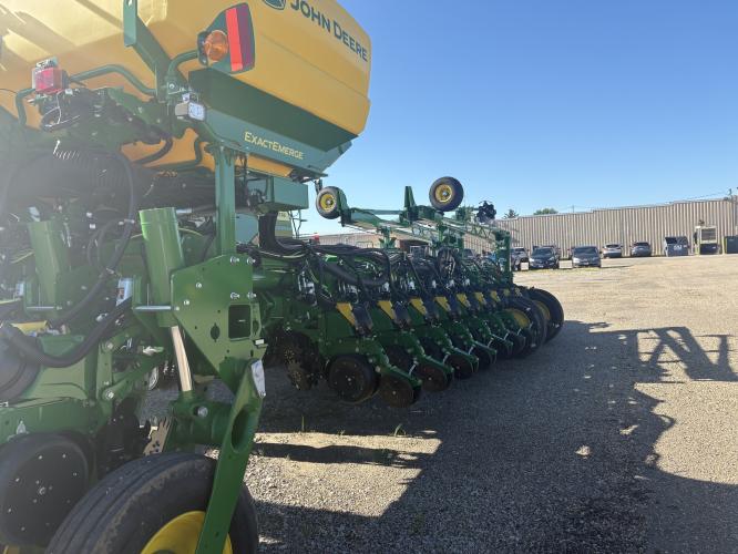John Deere 1775NT